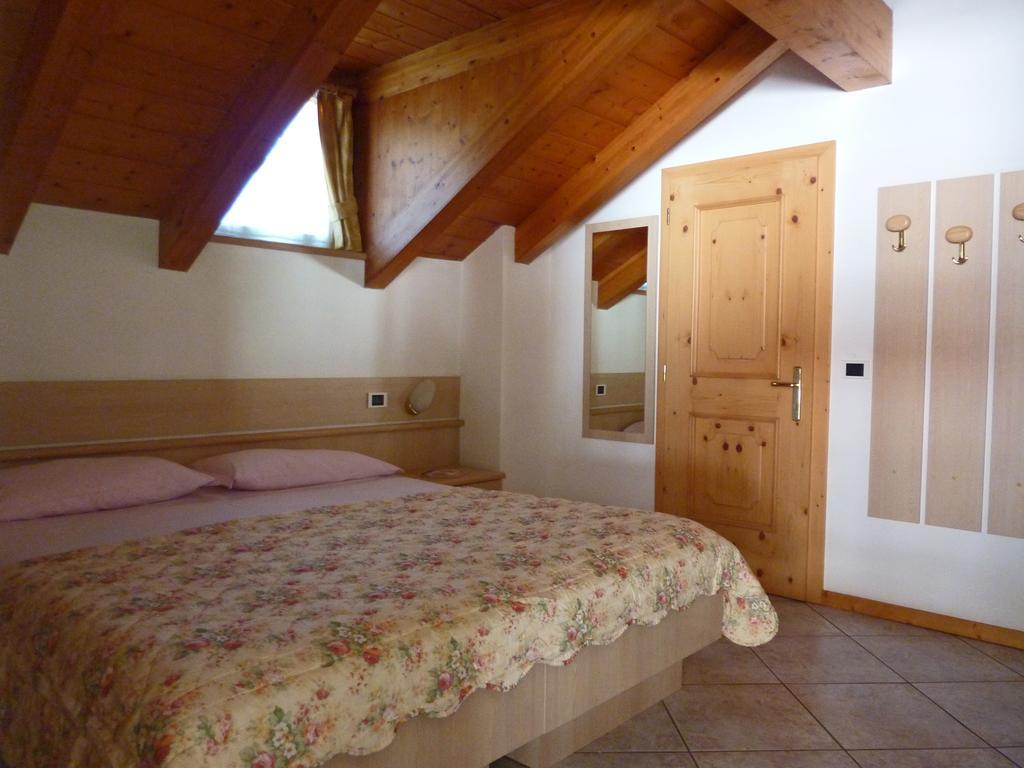 Appartamenti Majon Sotroi Campitello di Fassa Rom bilde
